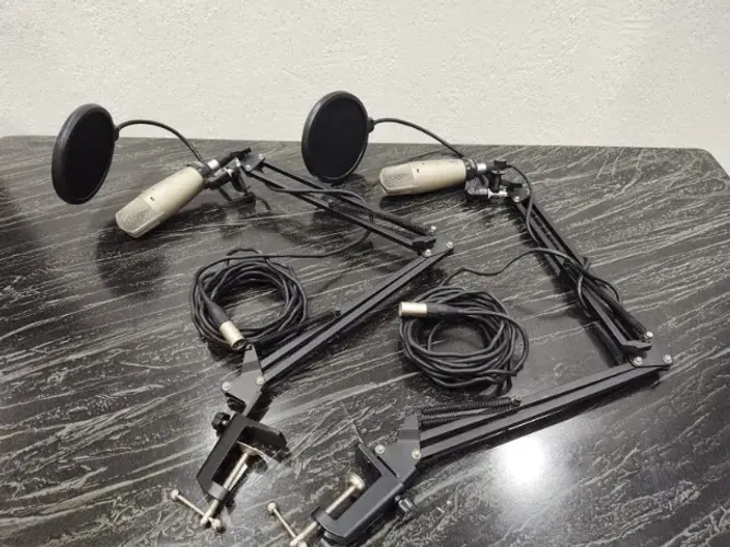 Microfones 02 unidades  Estúdio Behringer C-3 Condensador Diafragma Duplo