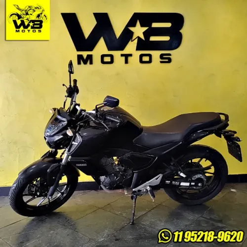 Yamaha Fz15 2023 Preta 150cc Financiamento 48x e Cartão de Credito até 24x