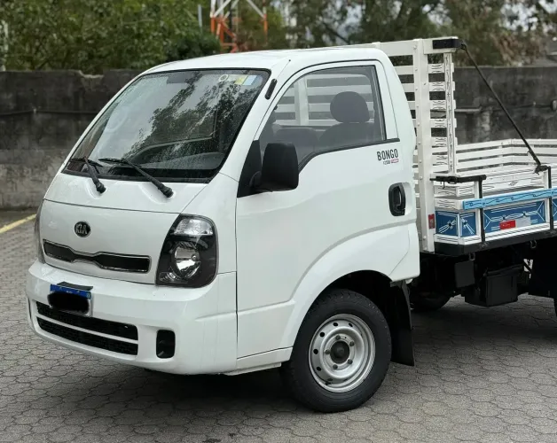 Bongo 2020 carroceria de madeira