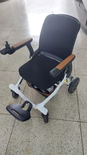 Cadeira de Rodas Elétrica SLIM Power Lite (Sem Uso)