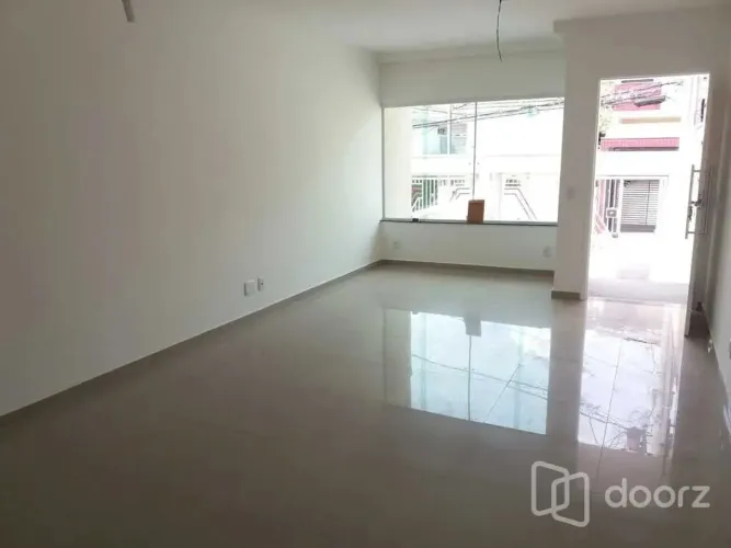 Imóvel na Cromínia com 3 dormitórios e 180m²
