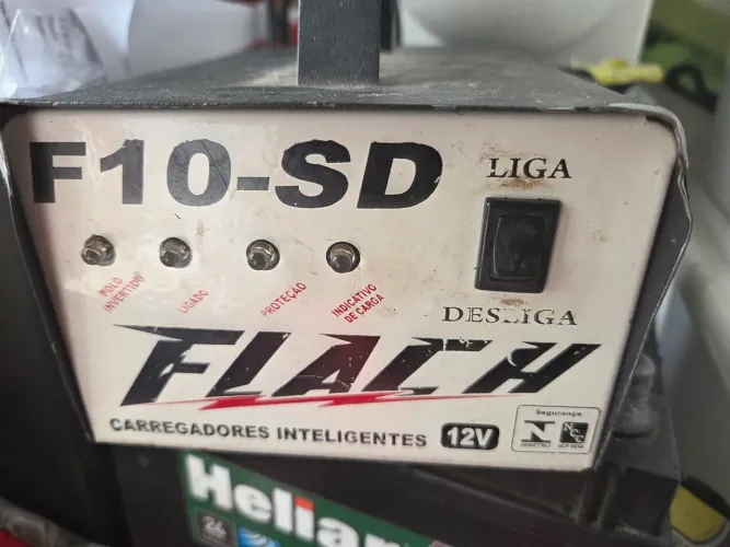 Carregador de Bateria Inteligente Flach- F10 SD