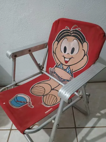 Antiga Cadeira Infantil de Alumínio - Penedo 