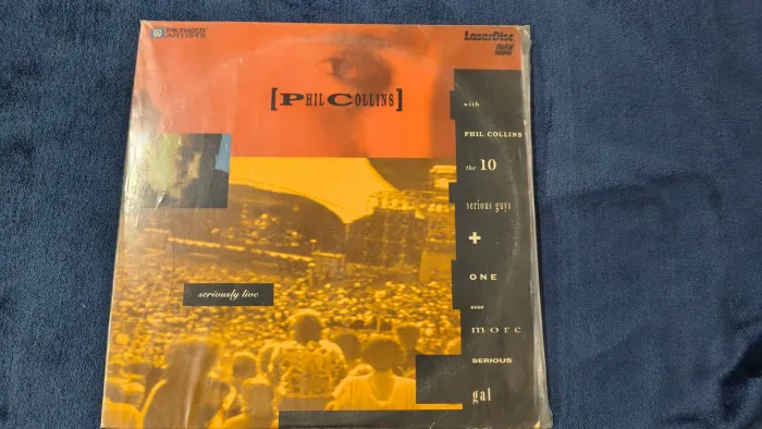 Laserdisc PHILCOLLINS seriously live.