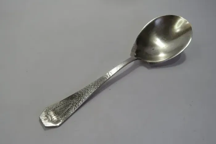 COLHER VINTAGE - fabricada pela Rogers Bros. - 1847 XS com banho triplo de prata,