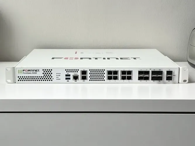 Firewall FortiGate 500E implantação flexível de SD-WAN registrado