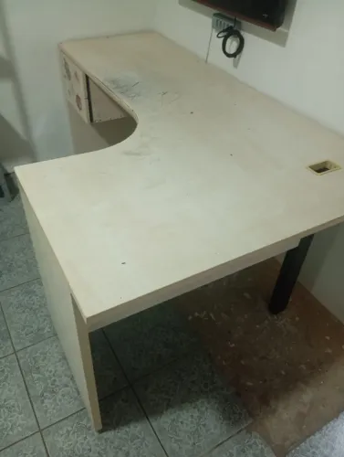 Vendo ou Troco mesa escritório 1,80 x 1,10 x 0,75