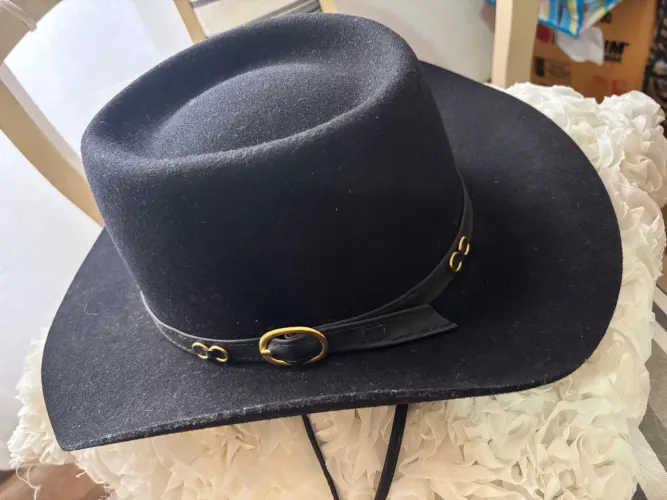 Chapeu Prada 