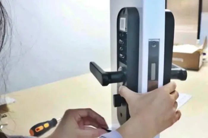 INSTALADOR PROFISSIONAL (INTELBRAS/KUANTUMM/ELSYS/PADO/YALE/PRIMEBRAS)