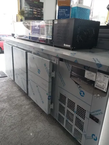 NZ. Balcão de serviço refrigerado inox 2,50m Gelopar