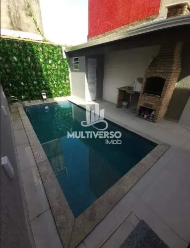 CASA GEMINADA COM PISCINA