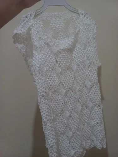 Blusa de crochê branca feminina