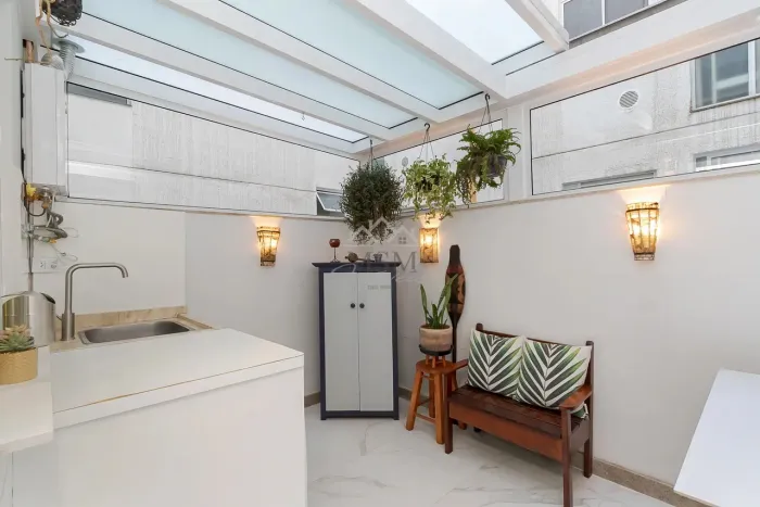 Apartamento à venda com 2 quartos e móveis planejados no São Gabriel, Colombo/PR