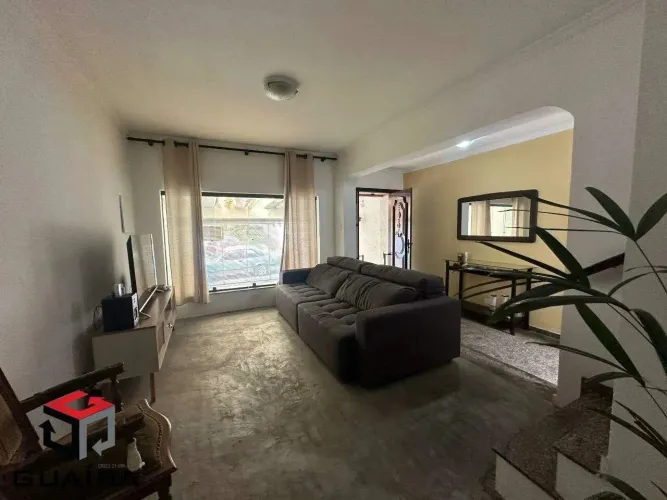 Sobrado próximo à Av. Prestes Maia R$590.000,00