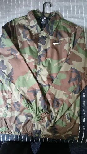 Jaketa Camuflada da Nike