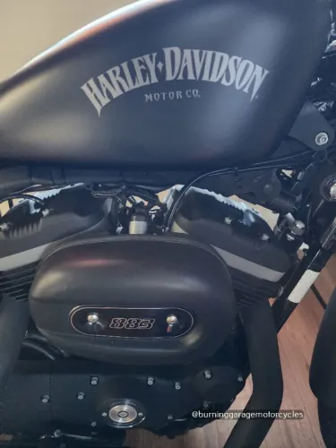 HARLEY DAVIDSON IRON 883 | 11.100 km | R$ 42.890,00