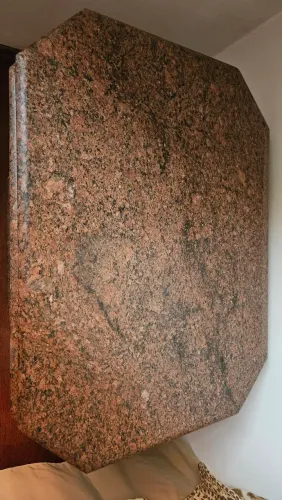 Mesa lateral granito