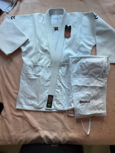 Vendo Kimono série Ouro tamanho M2