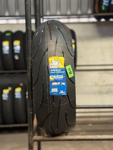 Pneu Michelin Power 2ct 180/55-17 Hornet/Xj6/MT 07 MT09/Tracer 900/Cb650f/Triumph 660/Bmw