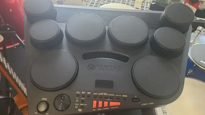 Bateria Eletrônica Yamaha DD-75 na oferta 