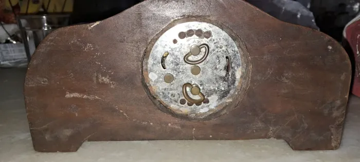 Vendo relógio de mesa na situação que esta