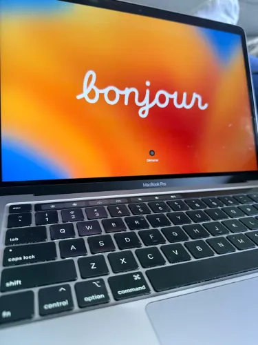 MacBook Pro 2020 13 polegadas - intel - 16gb - SSD 512 - Touch Bar