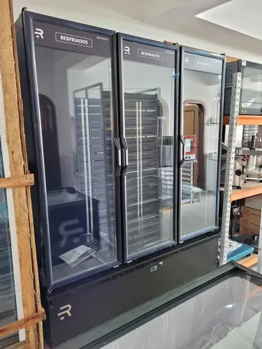 Balcão expositor auto serviço 3 portas Resfriados Refrimate full black pronta entrega