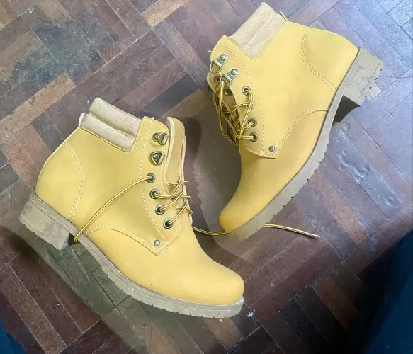 Bota mostarda 