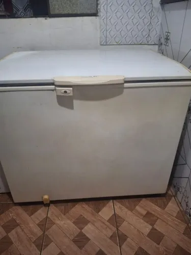 Freezer em ótimo estado gelando muito
