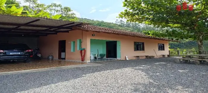 Casa com 2 dormitórios à venda no bairro Centro em Benedito Novo/SC