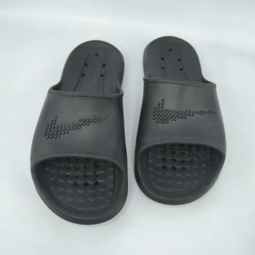 Chinelo Nike preto 35 