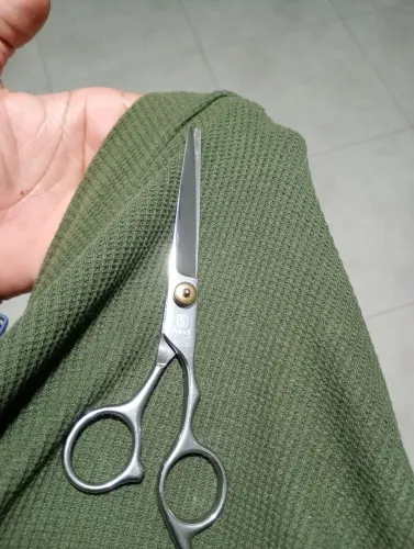 Tesoura (sekich) cromada, perfeito estado, afiada