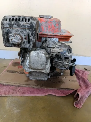 Vende-se motor a gasolina de 4 tempos