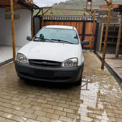 Ford Courier 1.6 L/ 1.6 Flex 2012