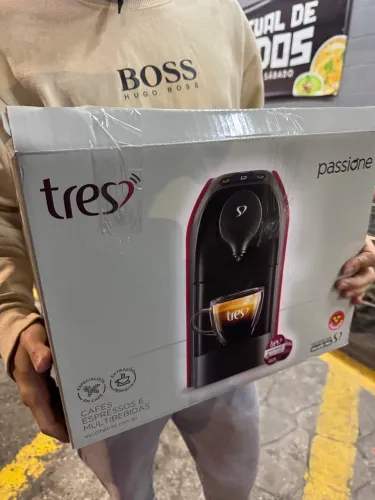 Cafeteira 3 corações com 200 cápsulas 