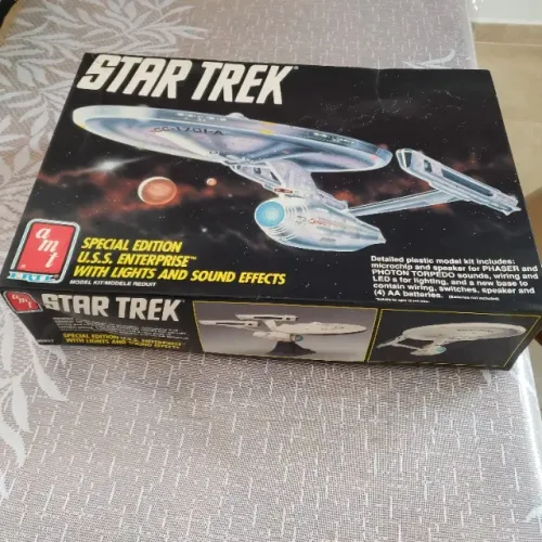 KIT modelo de plástico da espaçonave U.S.S. Enterprise de Star Trek, AMT, com LUZ e SONS