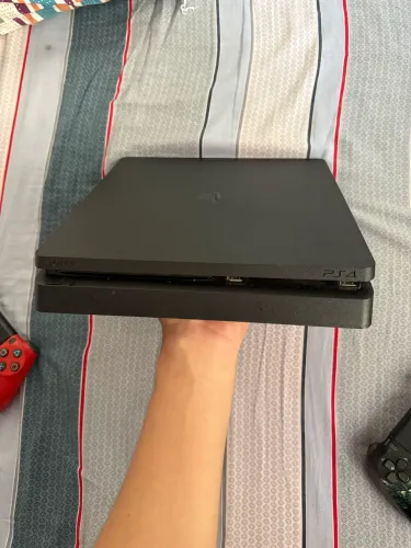 PlayStation 4 slin 1tb