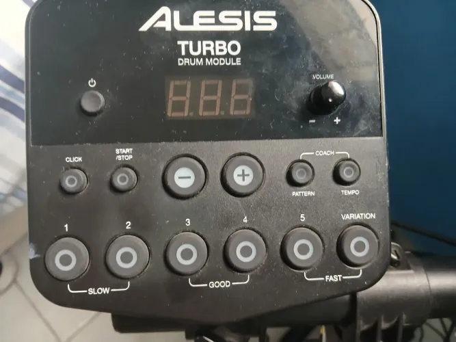 Bateria eletrônica alesis turbo