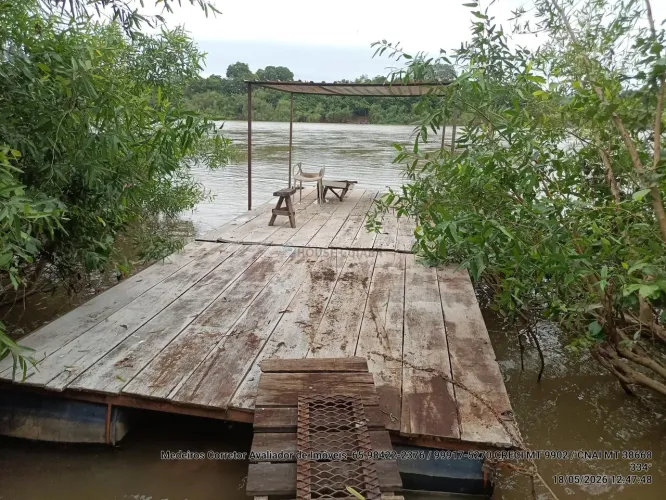 Vendo  chácara à beira do rio Cuiabá Santo Antônio do Leverger  mt área: 3,5 h