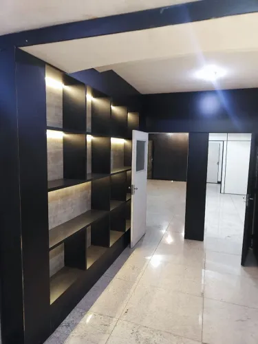 Tem estante pra roupas luxo castelo , espaço top, ZAP *