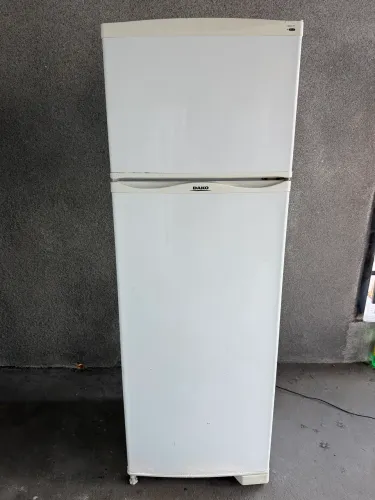 Geladeira Dako 370 litros