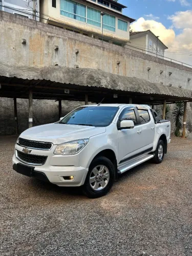 Chevrolet S10 Pick-up LT 2.8 TDI 4X4 CD Diesel AUT 2013