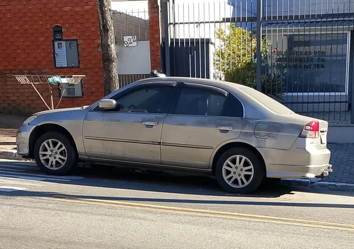 Honda Civic Sedan LXL 1.7 16V 130cv MEC 4P 2005