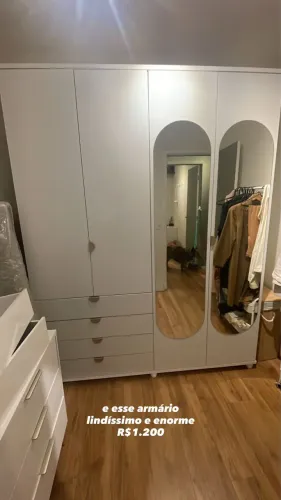 Armário/guarda-roupa branco