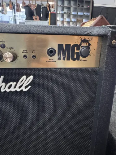 Amplificador Marshall MG30 FX novíssimo NF e garantia 