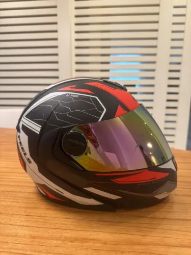 Capacete peels