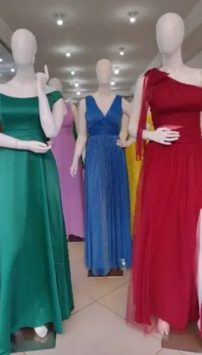 Boa tarde! Passo ponto dentro de shopping, ramo é vestidos de festas
