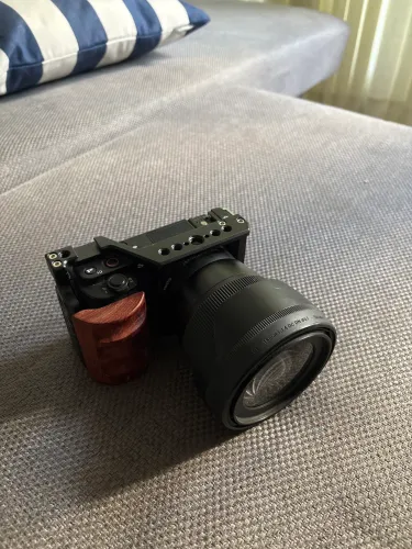 ZVE-10 + Sigma 16mm 1.4 DC DN