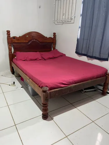 Cama de Madeira Maciça Casal  
