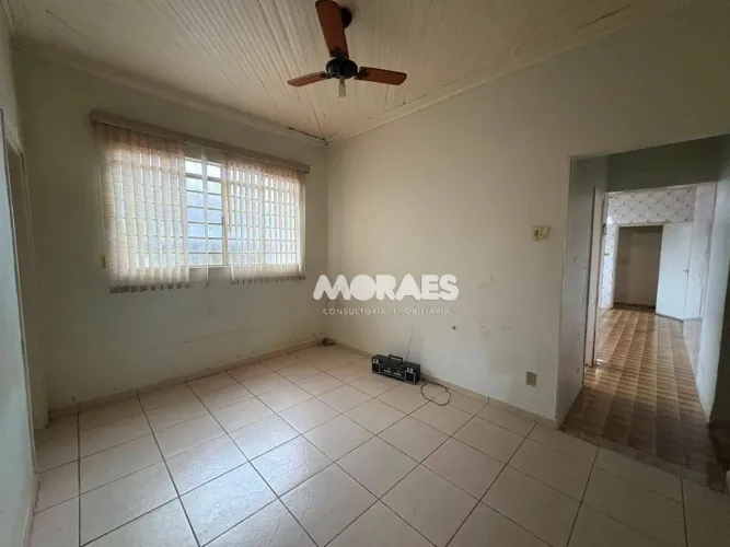 Casa com 5 quartos, 163 m² - venda por R$ 320.000 ou aluguel por R$ 1.800/mês - Vila São J